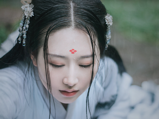 [汉服摄影]那天雨很大，谢谢你的伞（个人主页-ZNjAwNDg5OTY=） - 人像摄影 - 站酷设计师猫依原创素材 - 站酷ZCOOL