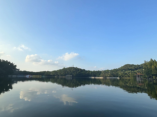 山川湖海，诗与远方。一瞬光影，定格永恒的宁静致远。