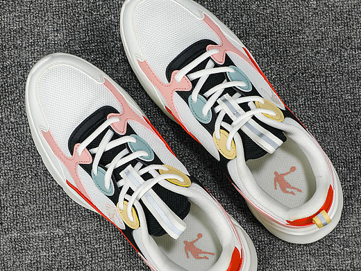 【修图】灰色毛毯场景女子休闲鞋摆拍修图