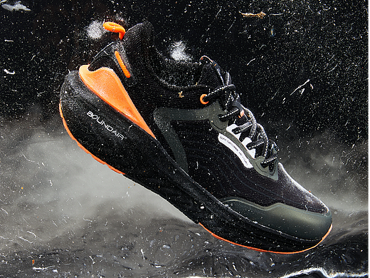 有趣的静物拍摄——冰块中鞋子