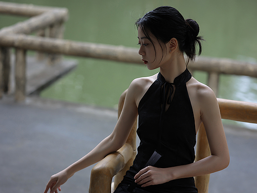 雨细如愁，欲说还休