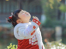 小小少女轻舞鱼灯