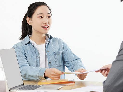 简单大方的自我介绍 PPT 格式及范例指南
