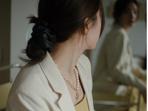 办公室女孩｜珠宝首饰lookbook（个人主页-ZNjAzODc4ODA=） - 时尚/艺术摄影 - 站酷设计师BCBBBB原创素材 - 站酷ZCOOL