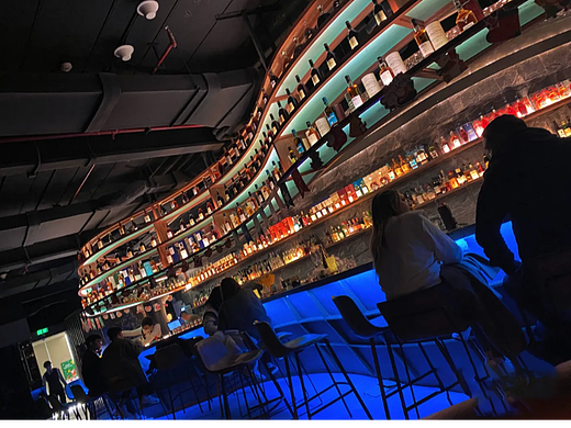 义乌首家世贸中心高空酒吧-一盏酒吧