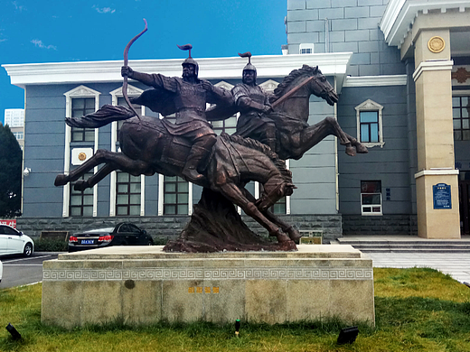 山西省体育博物馆两组雕塑设计制作