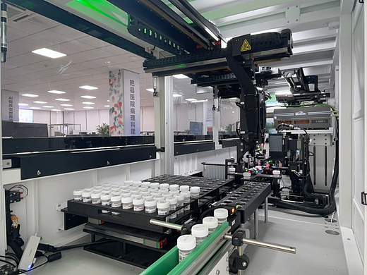 自动化设备运行镜头：黄献新摄