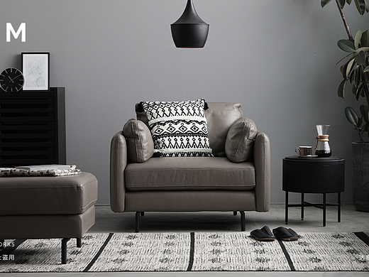 闲暇的时光,舒服窝在沙发里,捧一杯热咖,享受放空