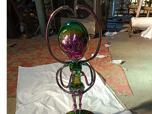 商业广场不锈钢外星人雕塑 抽象不锈钢外星人雕塑装置