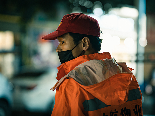 日落之后丨夜市中的现实生活