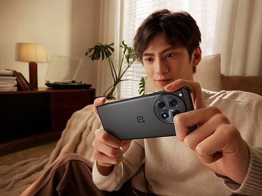 ONEPLUS 一加 Ace 3 lifestyle photo产品精修