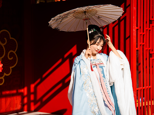 春日里的汉服女子 | 女神节