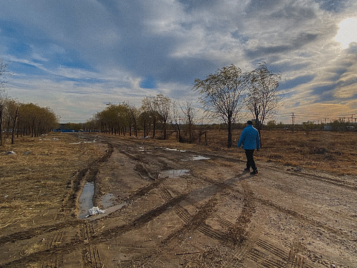 我从没有见过极光出现的村落。