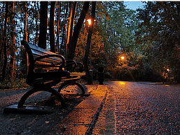 日落时分的雨天
