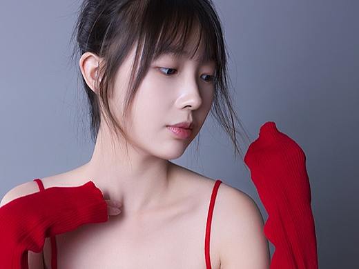 红色毛衣肖像写真