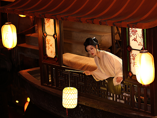 夜泊秦淮近酒家