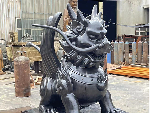神兽麒麟雕塑作品