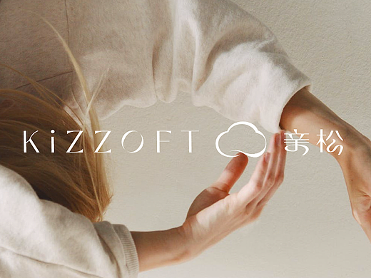 亲松KIZ­ZOFT羊绒针织衫