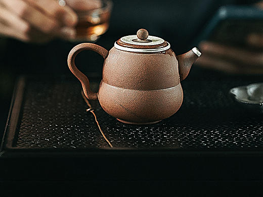 老岩泥·鎏银执壶