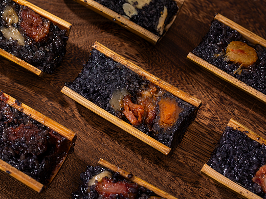 有间|乌米竹筒粽子黑金烤鸭蛋