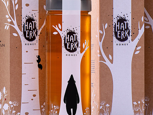 花间飘落的清风和滴纯，是属于我的幸福。