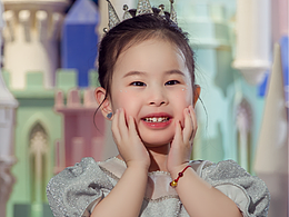 自家姑娘哆哆2歲藝術(shù)照