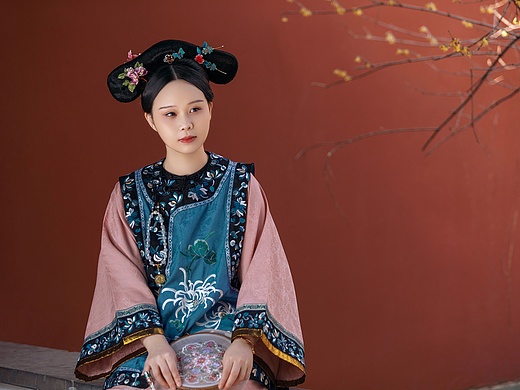 旗裝（個(gè)人主頁(yè)-ZNTkzMjY1ODA=） - 人像攝影 - 站酷設(shè)計(jì)師Hansiy原創(chuàng)素材 - 站酷ZCOOL