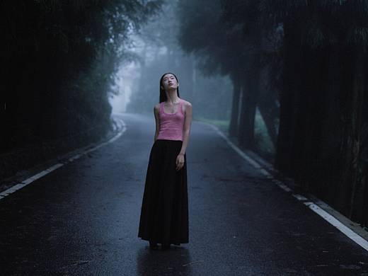 以身外身，做梦中梦。