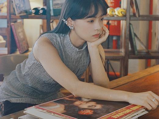比起被人左右的生活，我更爱无人问津的日子