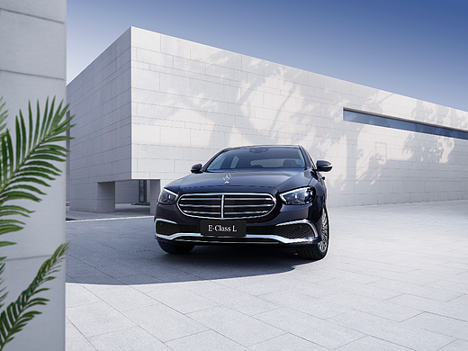 BACK IN BLACK-New visual of E-Class