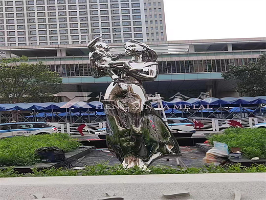 景观标志性雕塑小品 妇幼医院代表性人物不锈钢雕塑