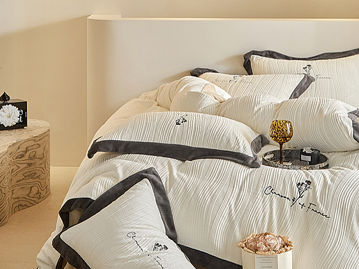 小学产品卖点-初中差异化-高中生活方式-大学大力飞砖