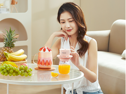 蓝宝果汁杯