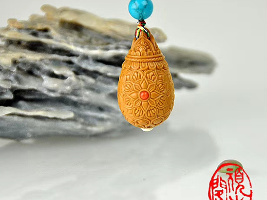 顽木作品《宝象花镶嵌彩宝》
