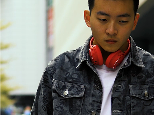 拍摄作品《耳机》