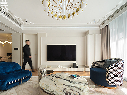 Young新作 | 一见倾心轻法式风,温柔邂逅海边乌托邦