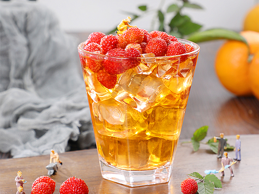 野花不可以摘,野果可以吧,路边的野果拍摄