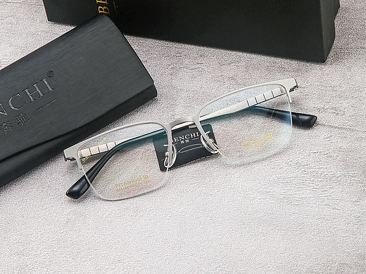 奔驰眼镜厂家在丹阳~