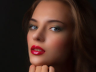 人像精修（個人主頁-ZMTM2NzE1ODQ=） - 修圖/后期 - 站酷設(shè)計(jì)師大翠原創(chuàng)素材 - 站酷ZCOOL