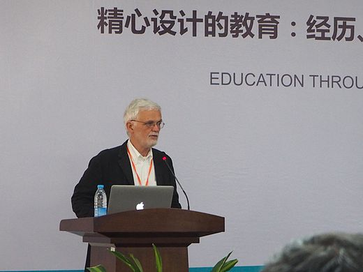 Ezio Manzini (米兰理工大学，教授，可持续设计创始人)在江大的演讲