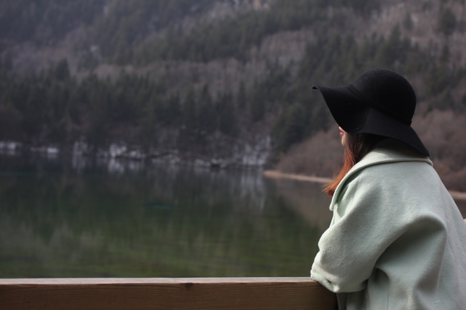 藍(lán)朵朵的個人主頁（背景預(yù)覽） - 主頁背景設(shè)置 - 站酷設(shè)計師藍(lán)朵朵原創(chuàng)素材 - 站酷ZCOOL