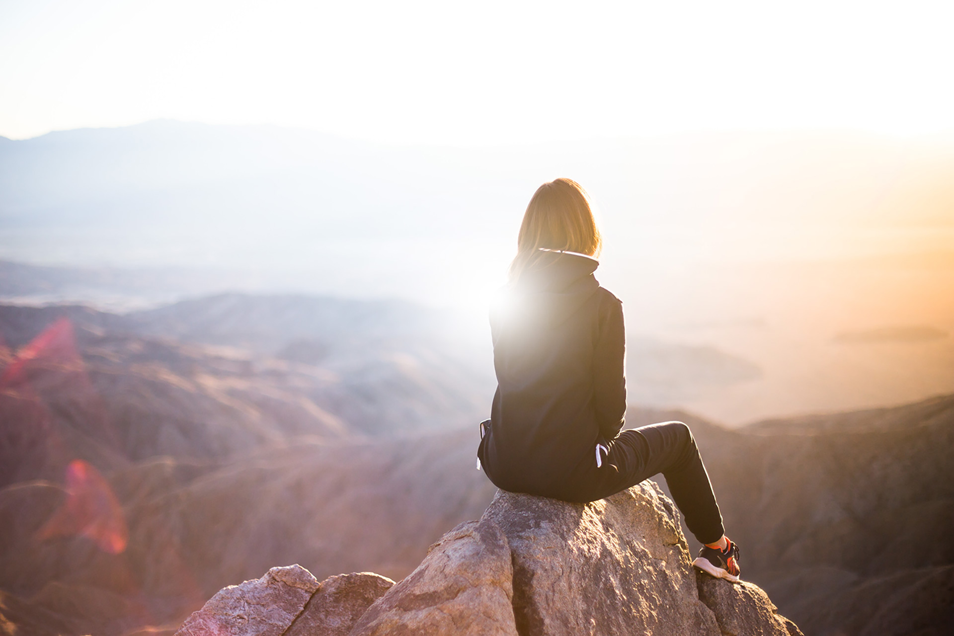 七月良夏的個(gè)人主頁(yè)（背景預(yù)覽） - 主頁(yè)背景設(shè)置 - 站酷設(shè)計(jì)師七月良夏原創(chuàng)素材 - 站酷ZCOOL