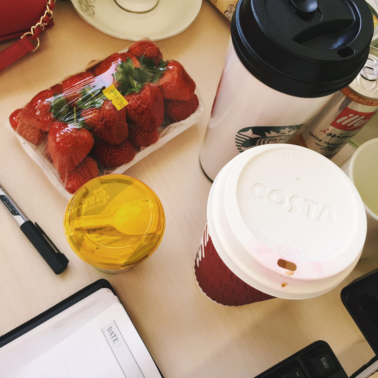 laluna的個(gè)人主頁（背景預(yù)覽） - 主頁背景設(shè)置 - 站酷設(shè)計(jì)師laluna原創(chuàng)素材 - 站酷ZCOOL