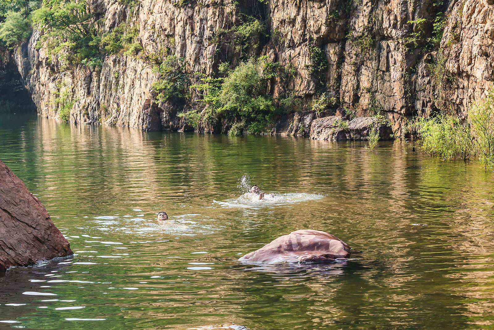 红好Howie的个人主页（背景预览） - 主页背景设置 - 站酷设计师红好Howie原创素材 - 站酷ZCOOL