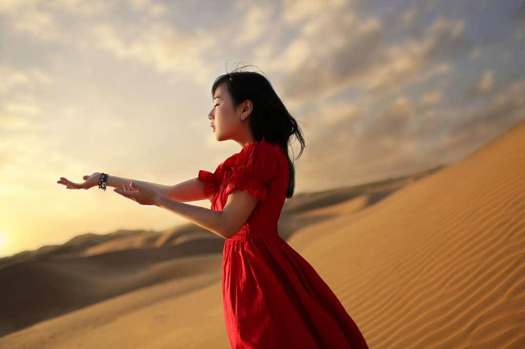 被风吹过的夏t的个人主页（背景预览） - 主页背景设置 - 站酷设计师被风吹过的夏t原创素材 - 站酷ZCOOL