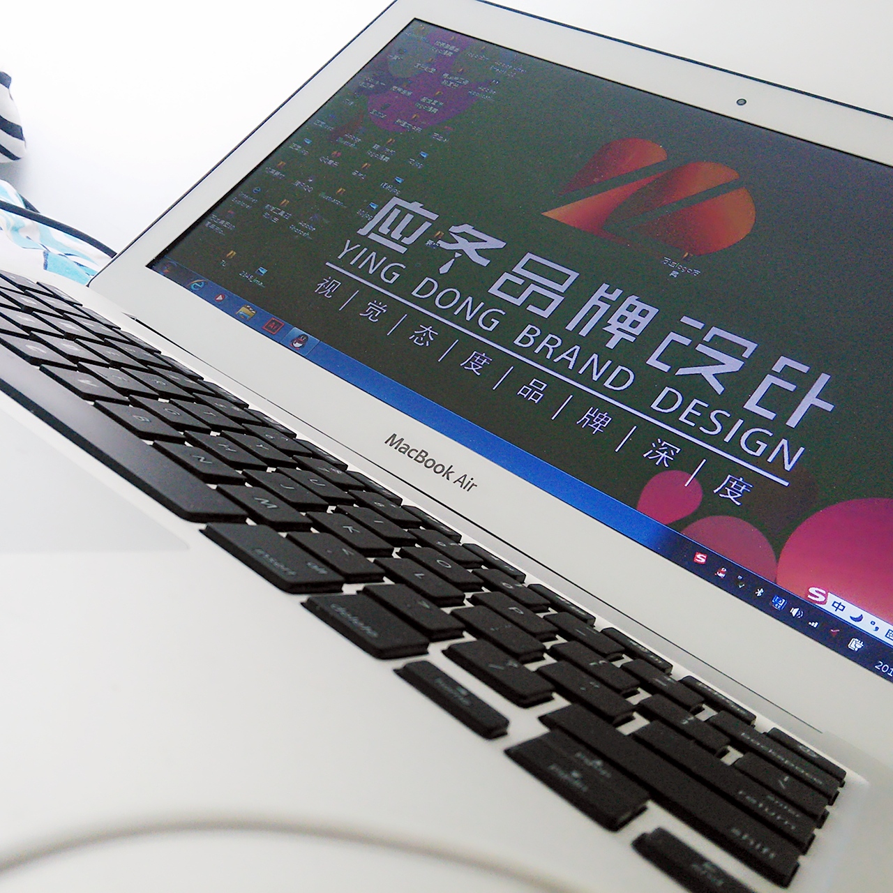 LIUYINGDONG的個(gè)人主頁（背景預(yù)覽） - 主頁背景設(shè)置 - 站酷設(shè)計(jì)師LIUYINGDONG原創(chuàng)素材 - 站酷ZCOOL