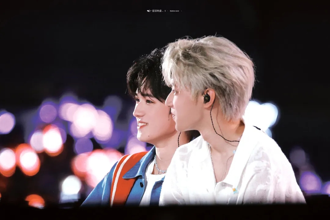 聽小耀說的個人主頁（背景預(yù)覽） - 主頁背景設(shè)置 - 站酷設(shè)計師聽小耀說原創(chuàng)素材 - 站酷ZCOOL