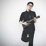 站在圆圈尽头的头像