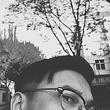 不会设计嗷的头像