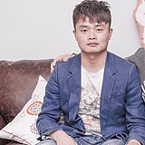 YG室内的头像